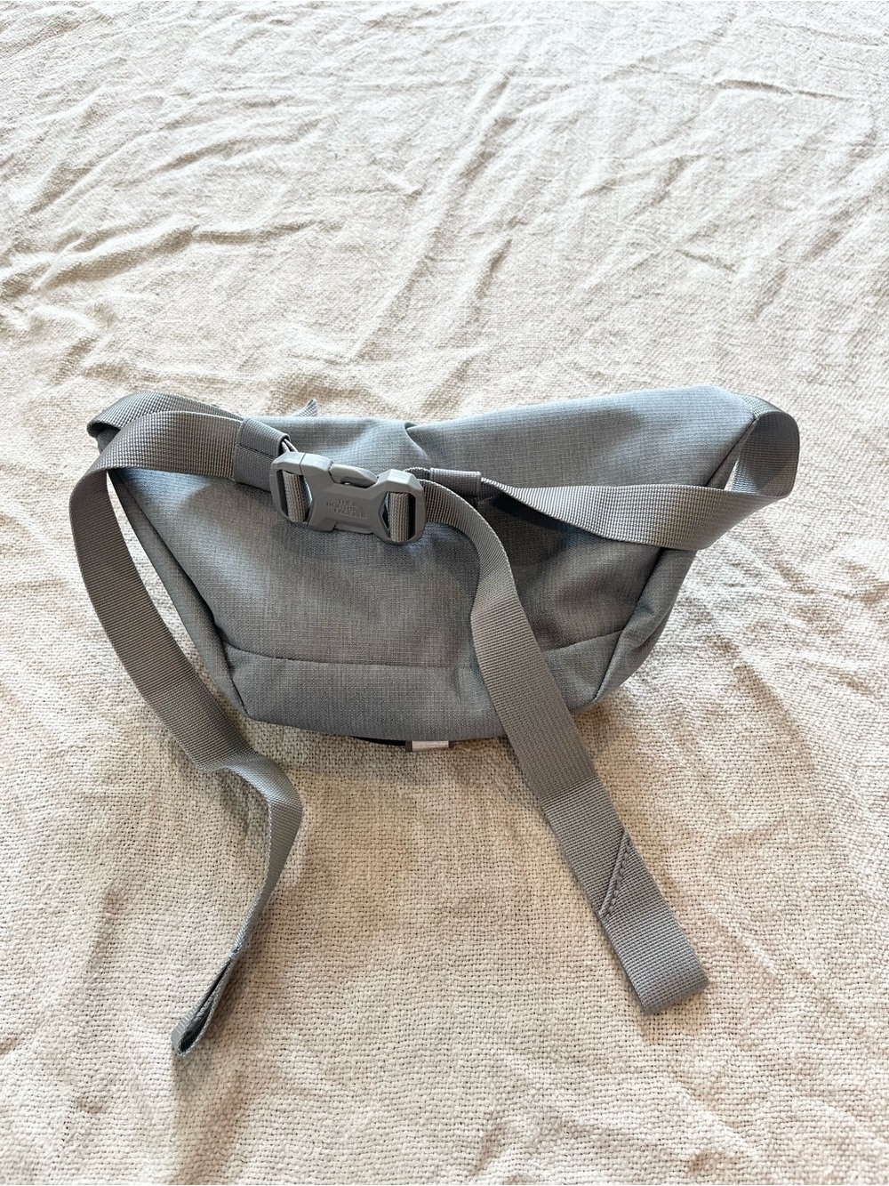 NWOT The North Face 2.2 L Fanny Pack - Picture 3 of 4